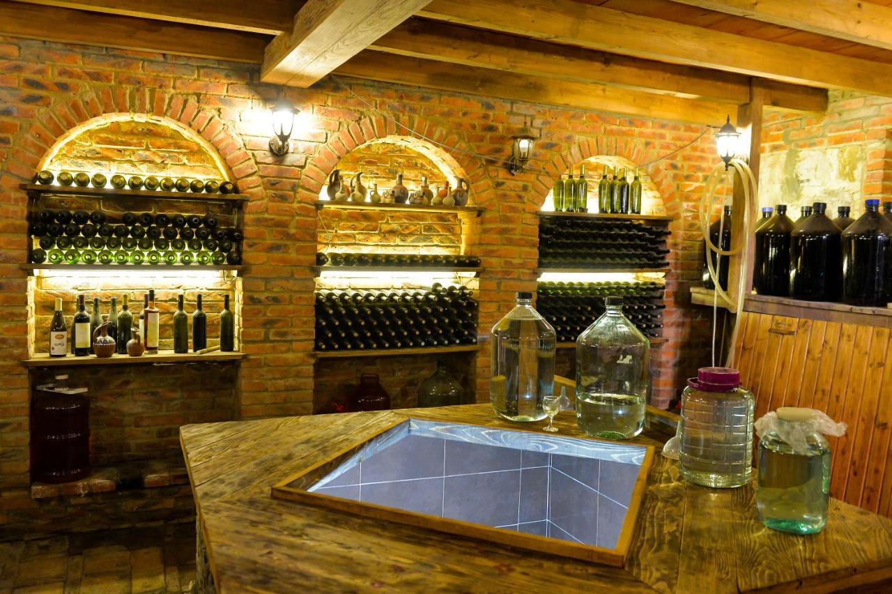 ホテル Chateau Chikovani Gordi エクステリア 写真