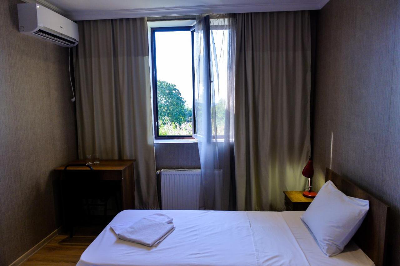 ホテル Chateau Chikovani Gordi エクステリア 写真
