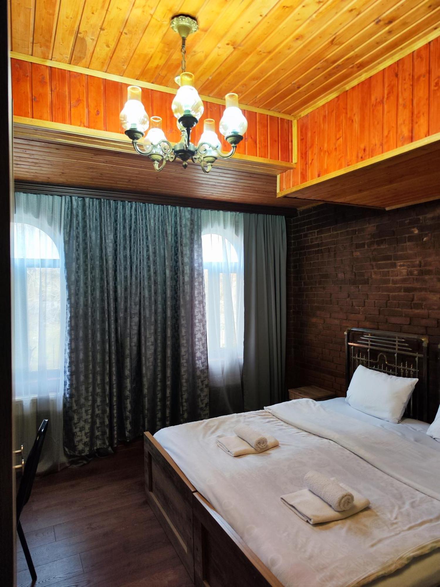 ホテル Chateau Chikovani Gordi エクステリア 写真