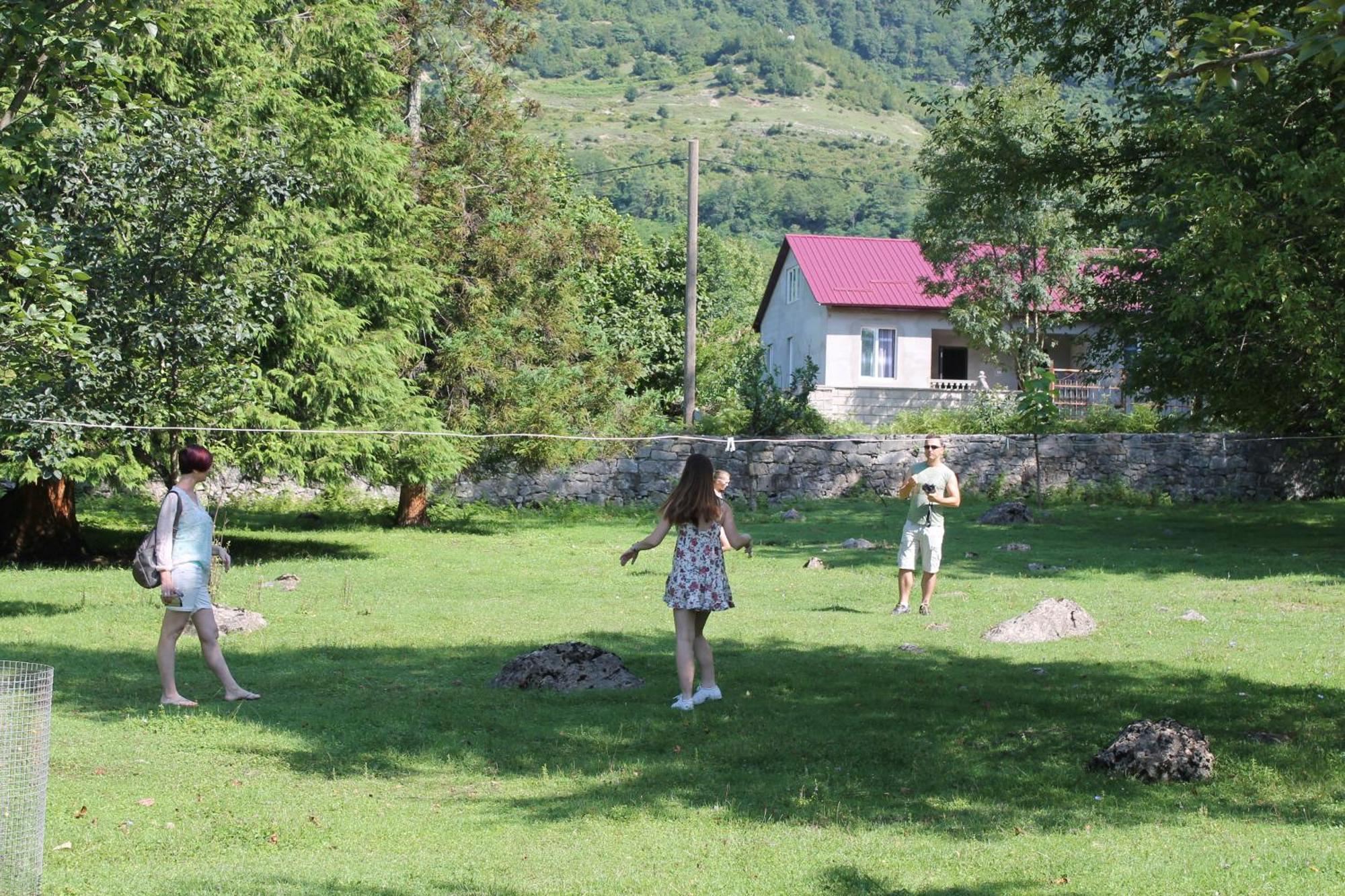 ホテル Chateau Chikovani Gordi エクステリア 写真