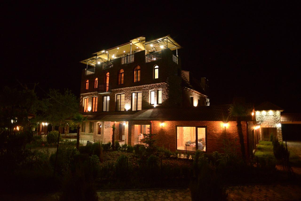 ホテル Chateau Chikovani Gordi エクステリア 写真